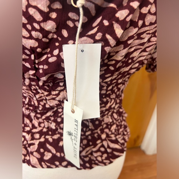 Daisy & Delilah cropped button up peasant top size small - Picture 3 of 6